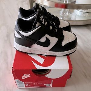 Black & white Nike dunks toddler